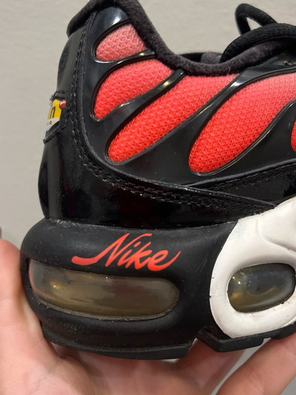 Nike Gradient Red to Pink Air Max Plus TN with Black Accents - Picture 8 of 8